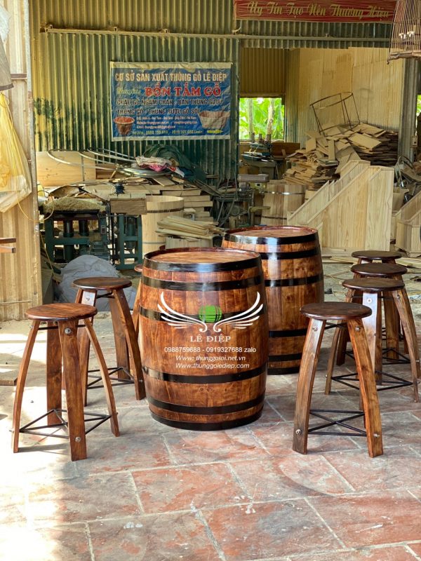 bàn ghế thùng rượu bằng gỗ