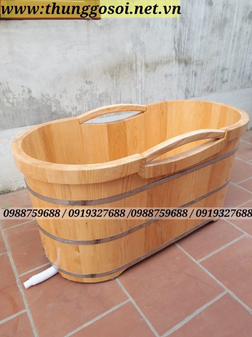 bồn tắm gỗ sồi có tay cầm bằng gỗ